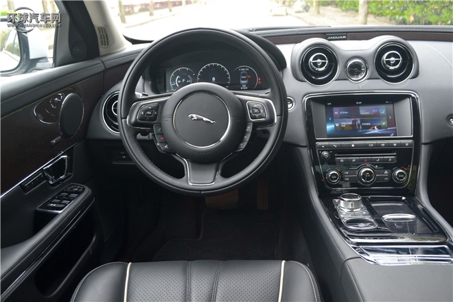 2016款 XJL 3.0 SC 四驅(qū)旗艦商務(wù)版