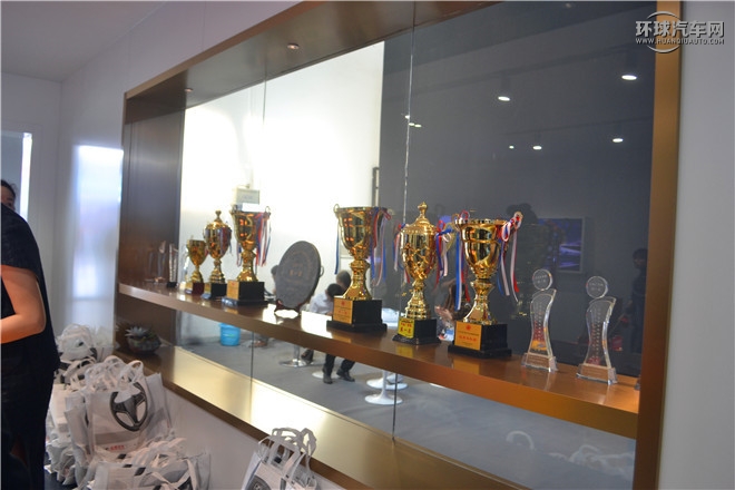 2015款 家用版 2.0T 手動(dòng)尊貴型