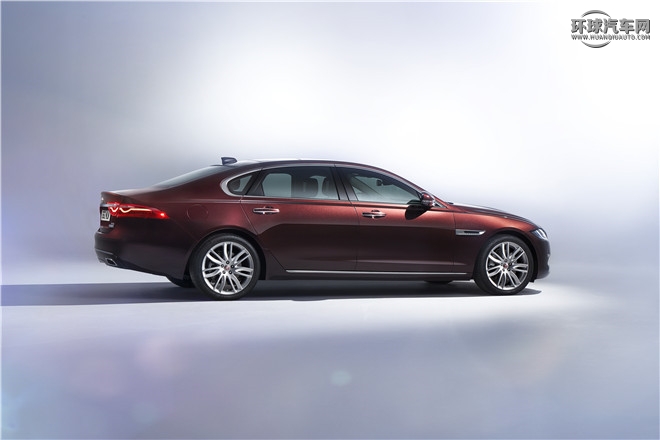 2016款 XF 2.0T 兩驅(qū)R-Sport運動版