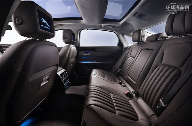 2016款 XF 2.0T 兩驅R-Sport運動版