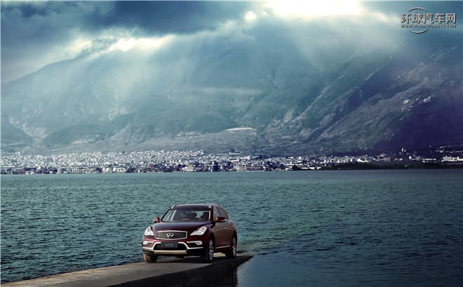 英菲尼迪（進口）/英菲尼迪QX50/2.5L 四驅尊雅版