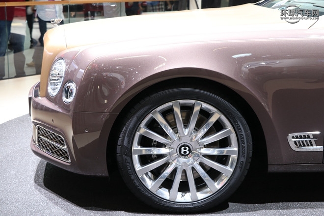 2015款 6.8T 極致版