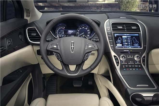 2015款 2.0T 兩驅尊享版