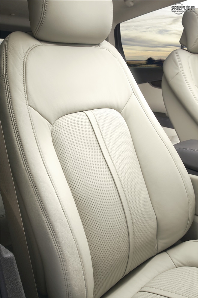 2015款 2.0T 兩驅(qū)尊享版