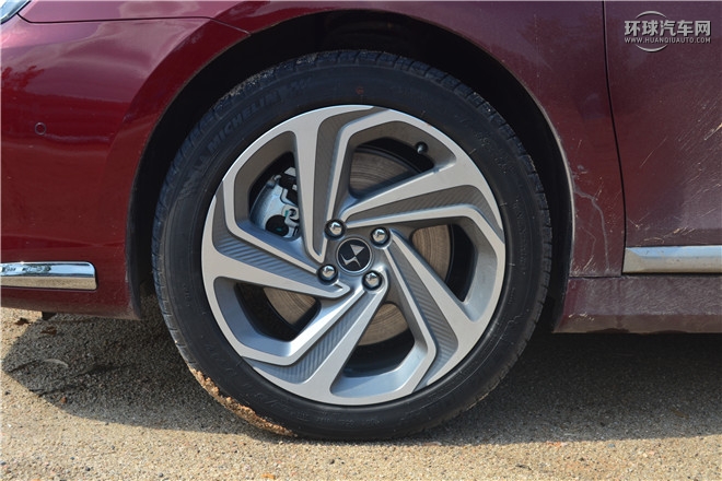 2016款 1.8T 自動(dòng)尊享版THP200