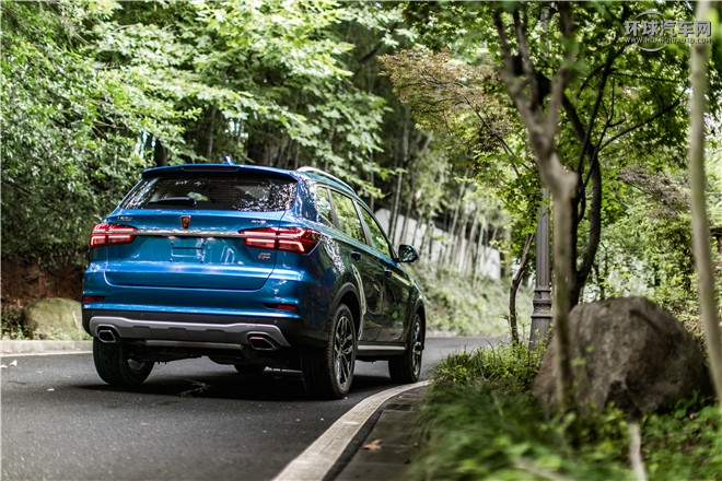 2016款 2.0T 四驅互聯網智尊版