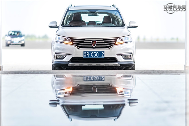 2016款 2.0T 四驅(qū)互聯(lián)網(wǎng)智尊版