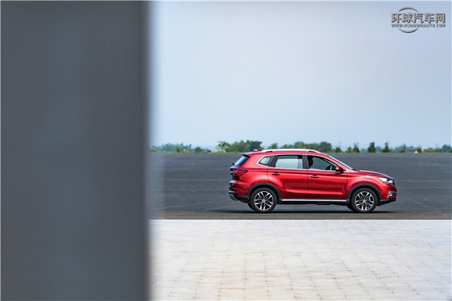 2016款 2.0T 四驅互聯網智尊版