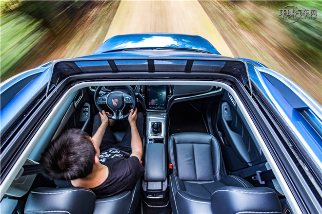 2016款 2.0T 四驅(qū)互聯(lián)網(wǎng)智尊版