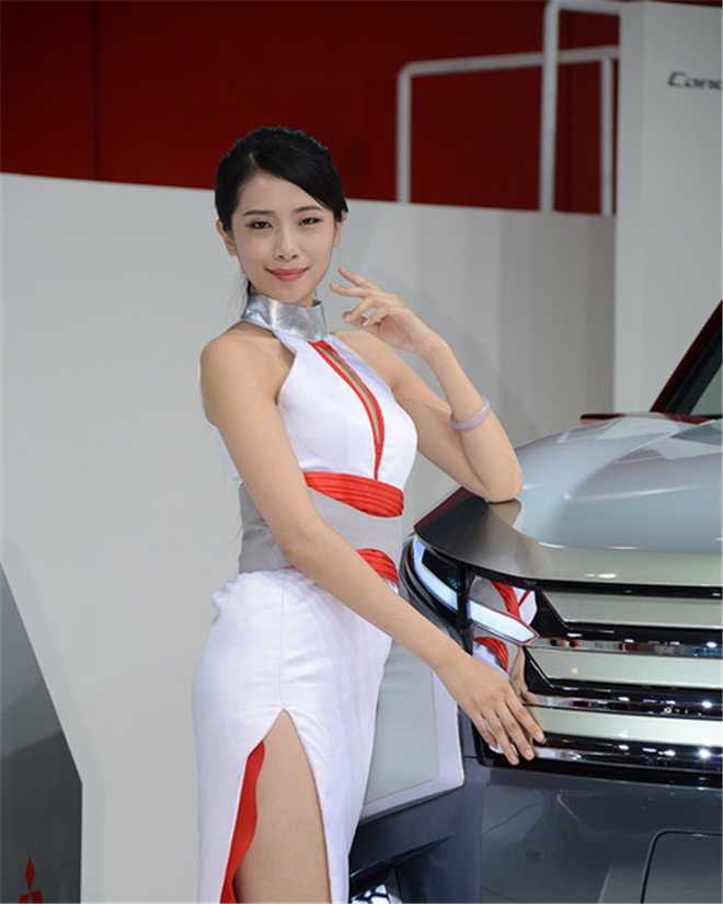 吐槽那些年車模們的雷人造型