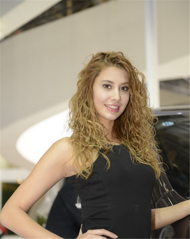 吐槽那些年車模們的雷人造型