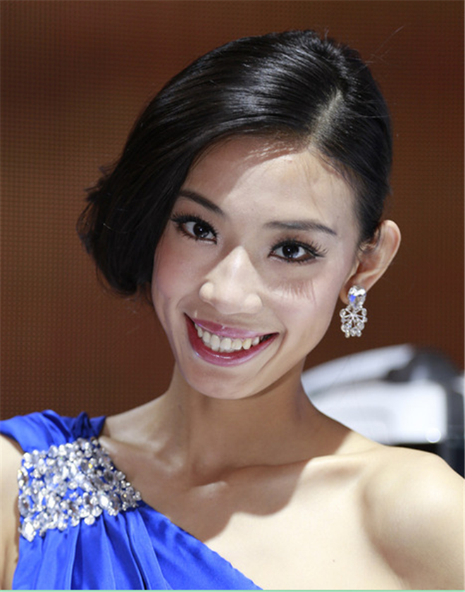 吐槽那些年車模們的雷人造型