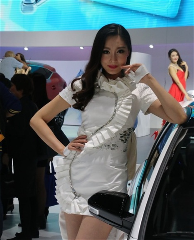 吐槽那些年車模們的雷人造型