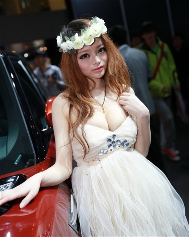 吐槽那些年車模們的雷人造型