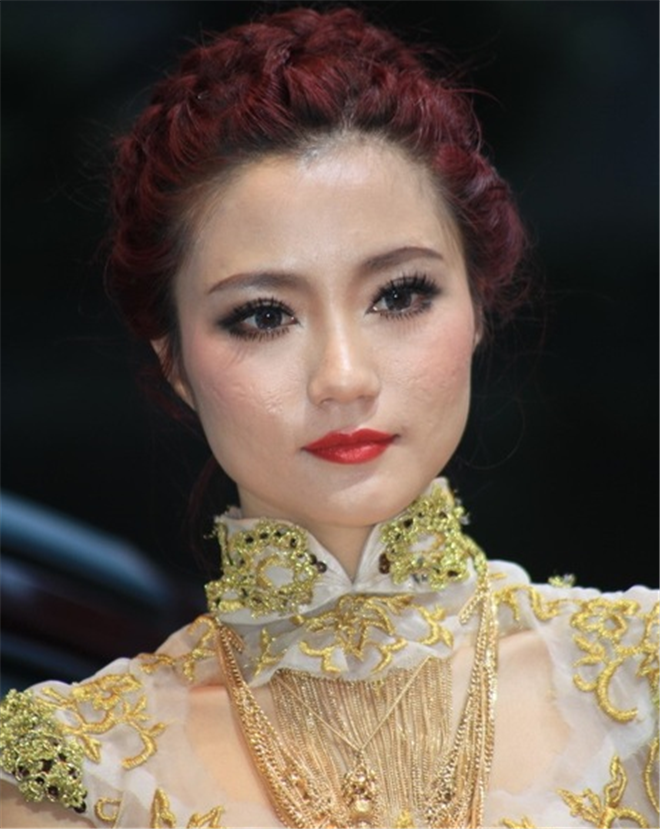 吐槽那些年車模們的雷人造型