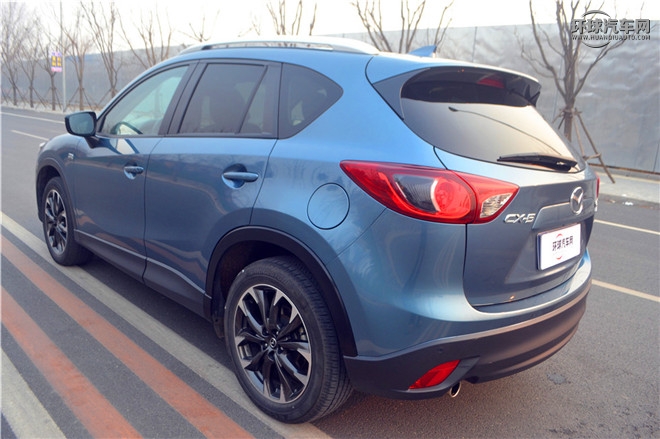 2015款 2.5L 自動四驅(qū)旗艦型