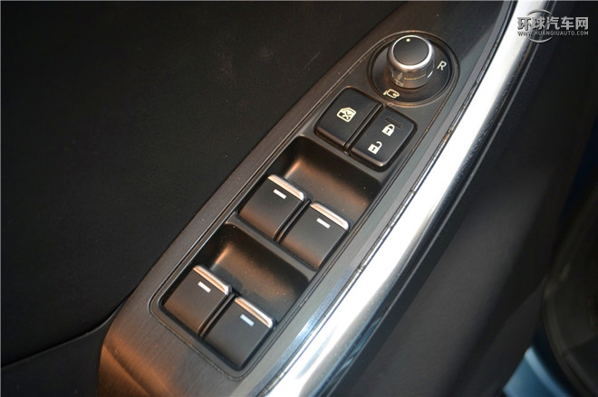 2015款 2.5L 自動四驅旗艦型