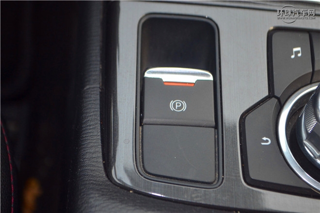 2015款 2.5L 自動(dòng)四驅(qū)旗艦型