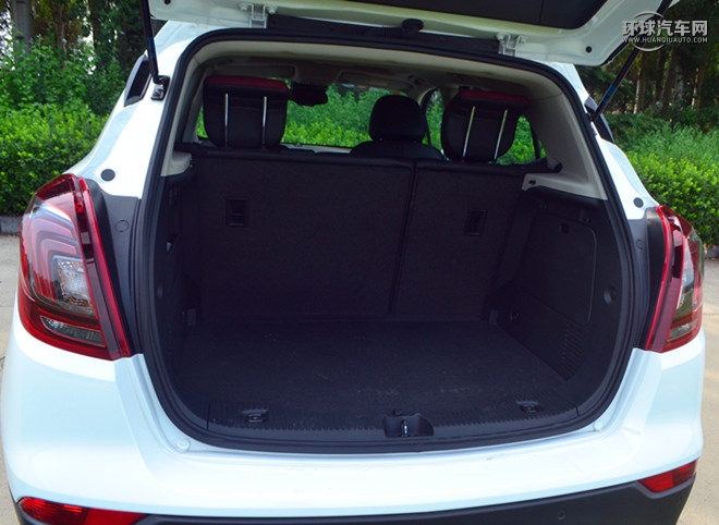 2016款 18T 自動(dòng)兩驅(qū)都市精英型