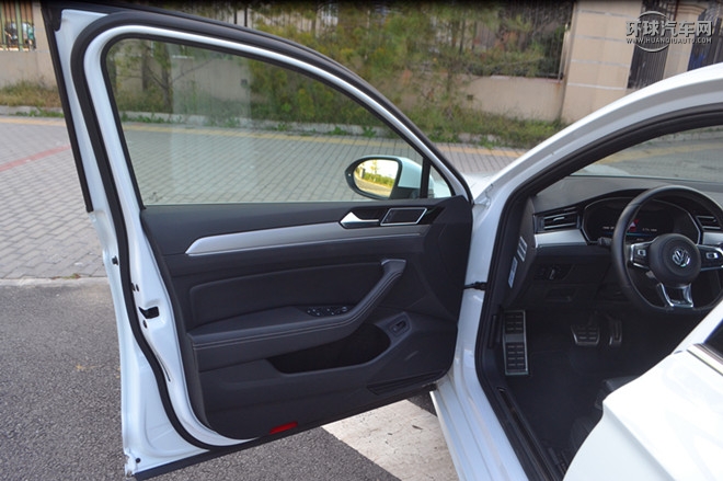 2016款 380TSI 兩驅逸行版