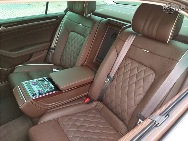 輝昂 2016款 380TSI 兩驅(qū)至尊版