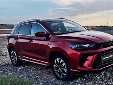 年輕就要往前沖，“顏出必行”斯威G01F