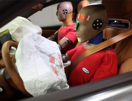 20萬級更好開的轎跑！看歐拉閃電貓如何在綜合評測中脫穎而出