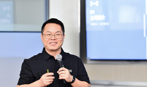 十佳“中國心”專家實地體驗，極光灣超級電混系統展現全球競爭力 極光灣BHE15TDEB混動專用發動機獲專家點贊，將搭載吉利銀河M9量產上市第4張