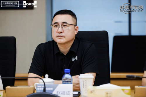 媲美電車(chē)靜謐與性能?專(zhuān)家試駕極氪9X,盛贊極光灣電驅(qū)動(dòng)DHT290無(wú)感切換與強(qiáng)勁動(dòng)力第3張-環(huán)球新聞網(wǎng) 媲美電車(chē)靜謐與性能?專(zhuān)家試駕極氪9X,盛贊極光灣電驅(qū)動(dòng)DHT290無(wú)感切換與強(qiáng)勁動(dòng)力第3張