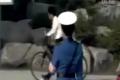 網友實拍朝鮮平壤街頭美女交警執法MINI